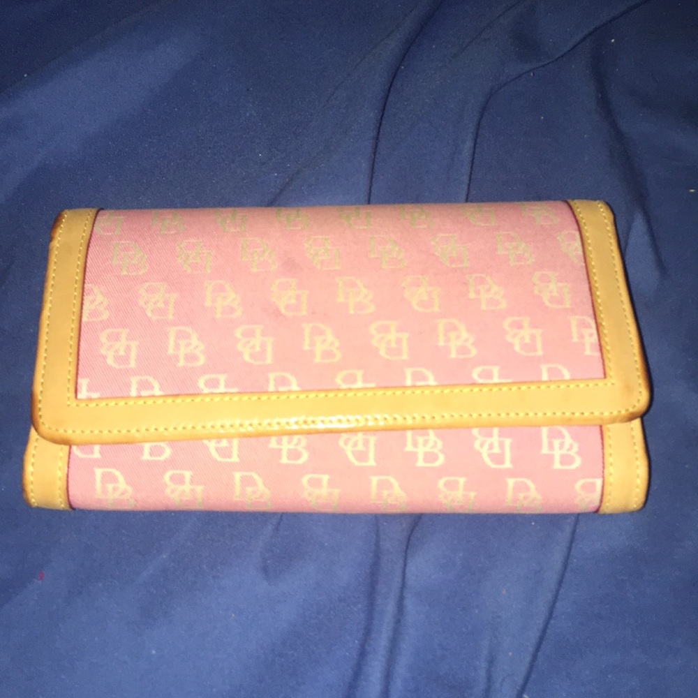 Dooney bourke